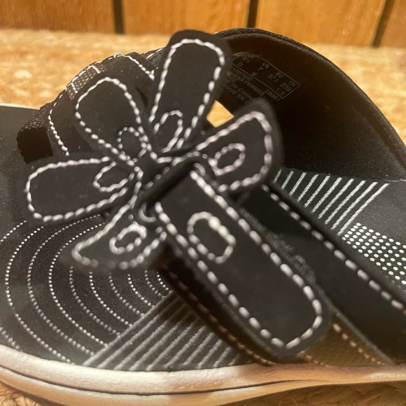 Clark’s Cloudsteppers Cushionsoft Flip Flop Shoes Sz 7 M - Picture 8 of 10
